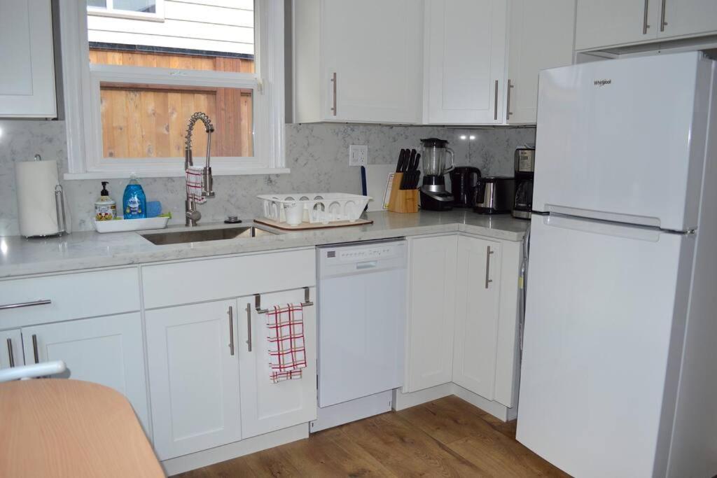 Cozy Crown Hill Carkeek Cottage W/3 Beds, Full Kitchen & Backyard In North Сиатъл Екстериор снимка